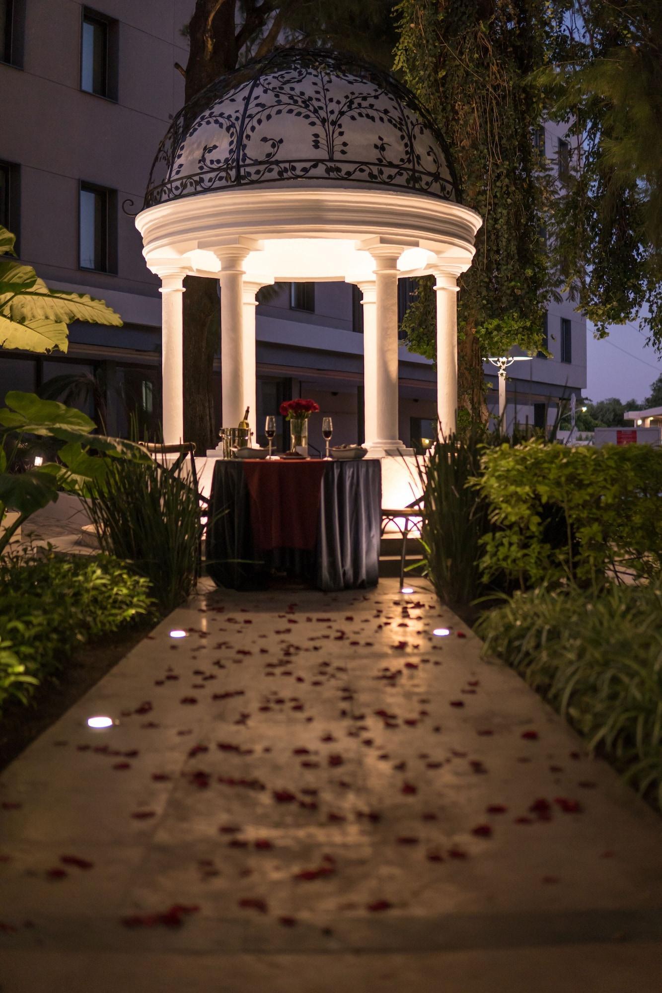 Hotel Ronda Minerva - Arborea Guadalajara Bagian luar foto